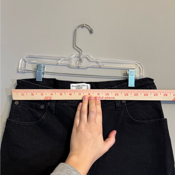 Abercrombie & Fitch Women’s 90s Straight Ultra High Rise Black Jeans - Picture 3 of 6